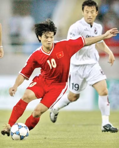 Phạm Văn Quyến: “Cậu bé vàng” làm thầy ảnh 1