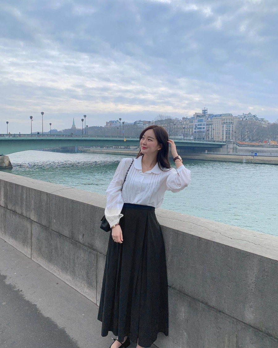 10 cách diện chân váy dài và áo trắng ghi điểm nơi công sở ảnh 5