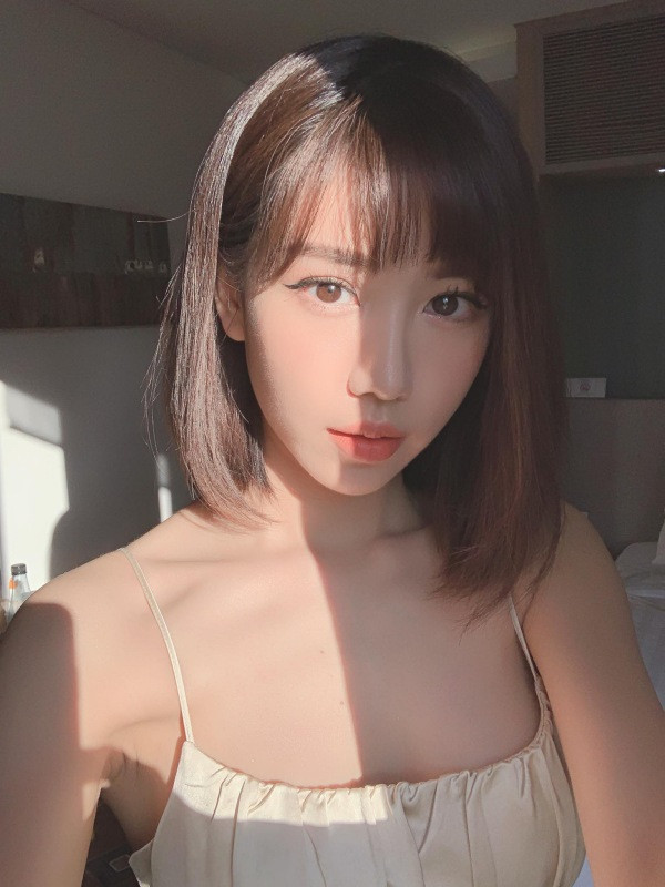 Cách làm tóc xinh lung linh cho các nàng trán cao lại thiếu tóc mai ảnh 6 Cách làm tóc xinh lung linh cho các nàng trán cao lại thiếu tóc mai ảnh 6