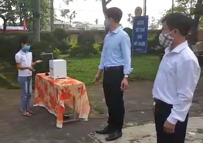 Máy rửa tay tự động của thầy Quỳnh Máy rửa tay tự động của thầy Quỳnh