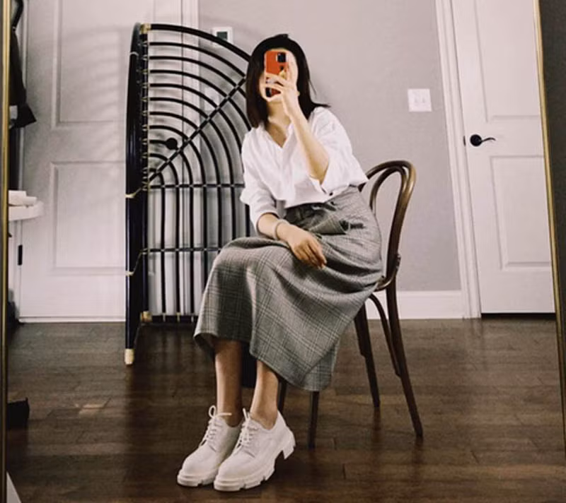 Chỉ cần 10 item này trong tủ đồ, nàng công sở thừa sức mặc đẹp và chuẩn thanh lịch