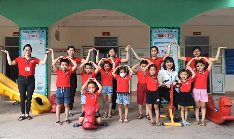 Dưỡng dục trẻ bằng tình yêu thương