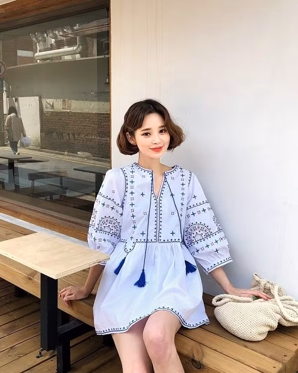 Cách phối đồ họa tiết mùa hè sang mà không "sến" ảnh 5