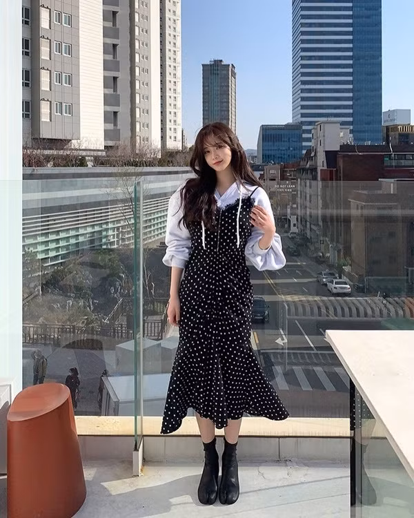 Cách phối đồ họa tiết mùa hè sang mà không "sến" ảnh 11