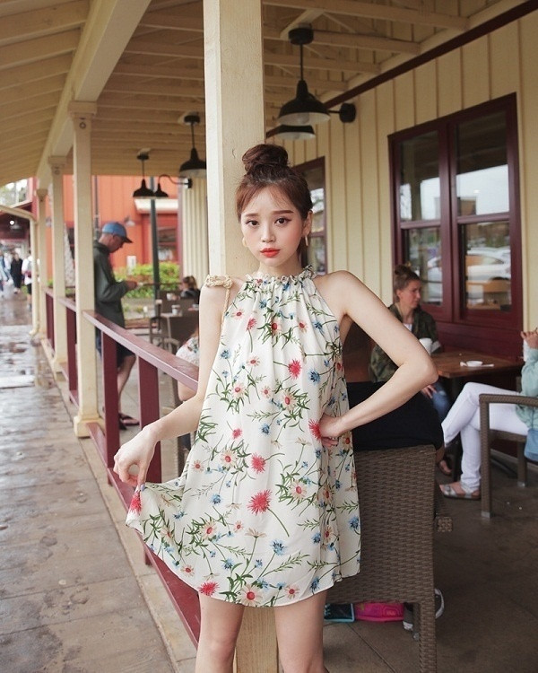 Cách phối đồ họa tiết mùa hè sang mà không "sến" ảnh 12 Cách phối đồ họa tiết mùa hè sang mà không "sến" ảnh 12