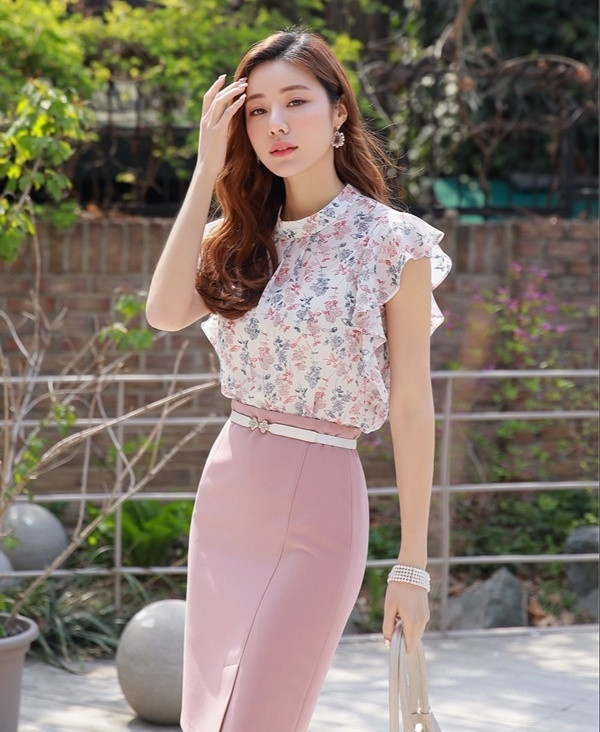 Cách phối đồ họa tiết mùa hè sang mà không "sến" ảnh 8 Cách phối đồ họa tiết mùa hè sang mà không "sến" ảnh 8