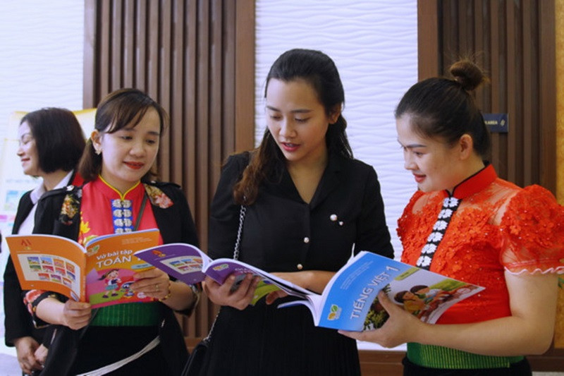 Xã hội hóa biên soạn sách giáo khoa: Lợi đôi đường Xã hội hóa biên soạn sách giáo khoa: Lợi đôi đường