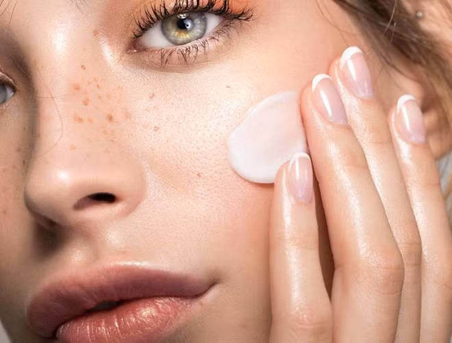 Mẹo thoa kem chống nắng đạt hiệu quả cao nhất ảnh 18