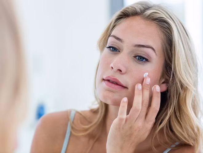 Mẹo thoa kem chống nắng đạt hiệu quả cao nhất ảnh 2