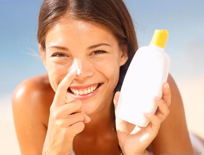 Mẹo thoa kem chống nắng đạt hiệu quả cao nhất ảnh 10