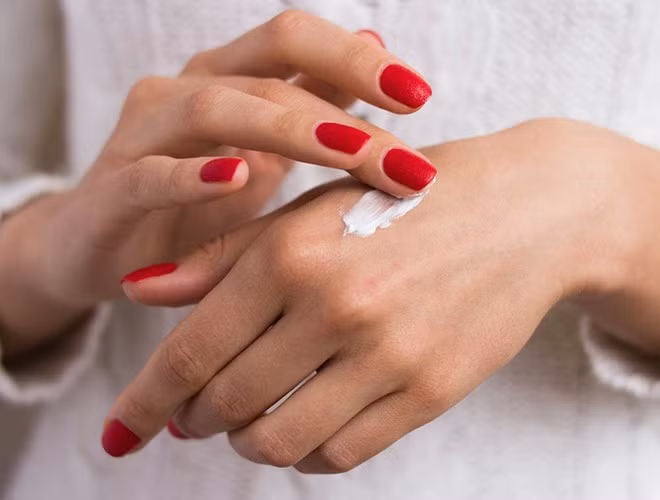 Mẹo thoa kem chống nắng đạt hiệu quả cao nhất ảnh 6