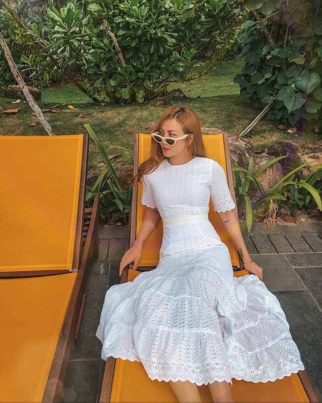Chiêm ngưỡng 11 set đồ trắng đẹp quá mức quy định của mỹ nhân Việt ảnh 8