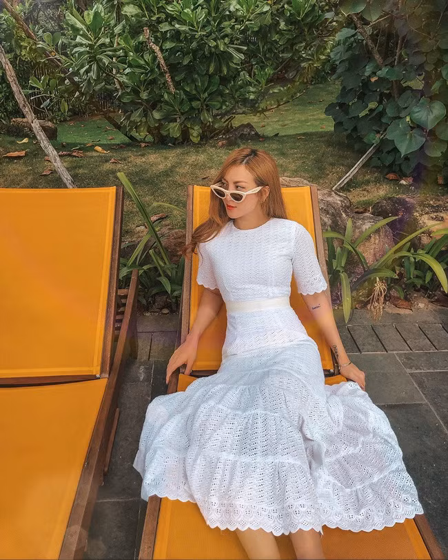 Chiêm ngưỡng 11 set đồ trắng đẹp quá mức quy định của mỹ nhân Việt ảnh 8