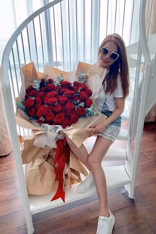 Khám phá căn hộ sang chảnh nhưng tinh tế của Trương Ngọc Ánh ảnh 4