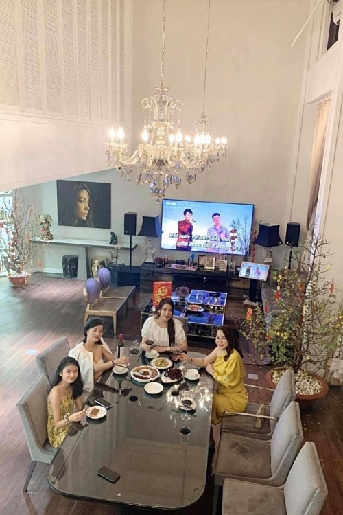 Khám phá căn hộ sang chảnh nhưng tinh tế của Trương Ngọc Ánh ảnh 2 Khám phá căn hộ sang chảnh nhưng tinh tế của Trương Ngọc Ánh ảnh 2