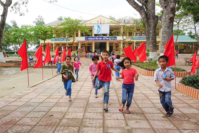 Khi thầy cô đi chẳng được, ở không xong...