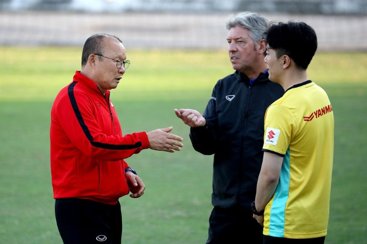 Liên đoàn Bóng đá Việt Nam chia tay GĐKT Jurgen Gede: 20 năm đi tìm “kiến trúc sư” ảnh 2 Liên đoàn Bóng đá Việt Nam chia tay GĐKT Jurgen Gede: 20 năm đi tìm “kiến trúc sư” ảnh 2