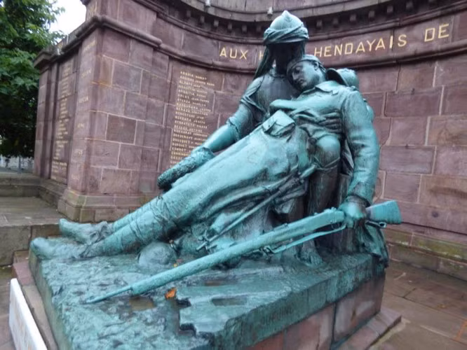 Paul Ducuing – nhà điêu khắc Pháp với Đông Dương ảnh 1