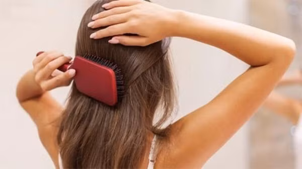 Cách chăm sóc tóc chẻ ngọn trở nên suôn mượt một lần và mãi mãi