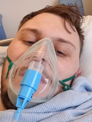 Lời hối hận muộn màng của nam thanh niên chủ quan nghĩ "Covid-19 chắc cũng như cúm" ảnh 1