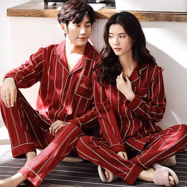 Bí kíp diện đồ đôi cực tình cảm với chàng khi ở nhà mùa dịch Covid-19 ảnh 5