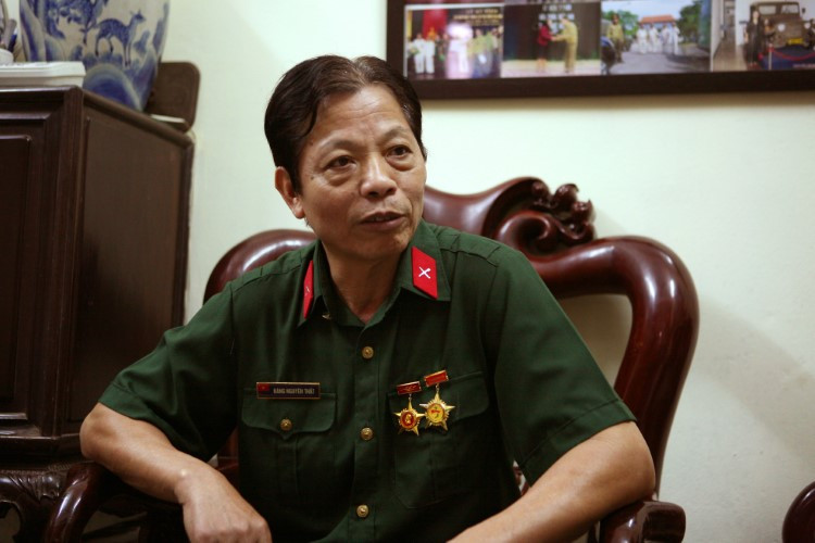 Gặp Binh nhất áp giải Dương Văn Minh ra đầu hàng ảnh 1