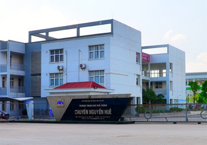 Trường chuyên: Bồi dưỡng năng khiếu trên cơ sở giáo dục toàn diện 