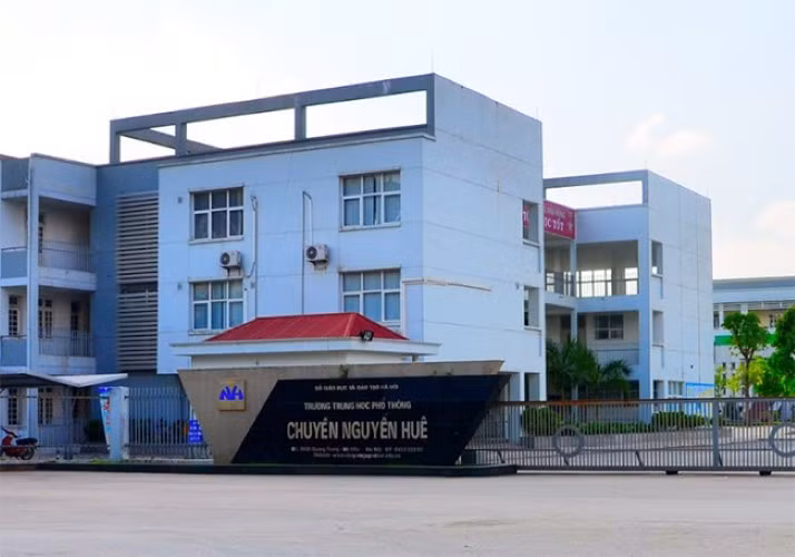 Trường chuyên: Bồi dưỡng năng khiếu trên cơ sở giáo dục toàn diện 