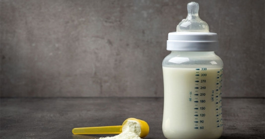 6 việc mẹ tuyệt đối không được làm khi pha sữa công thức cho bé