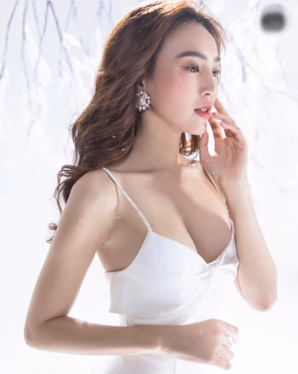 4 mẹo giúp tóc xoăn bồng bềnh đẹp như Ninh Dương Lan Ngọc ảnh 3