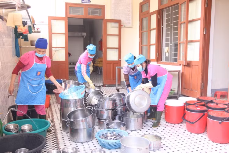 Gần 5.000 cán bộ, giáo viên ngoài công lập, nhân viên hợp đồng tại Nghệ An: Mòn mỏi chờ… hỗ trợ