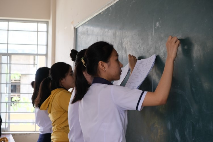 Ôn tập thi tốt nghiệp THPT 2020: Thầy trò cùng… tăng tốc