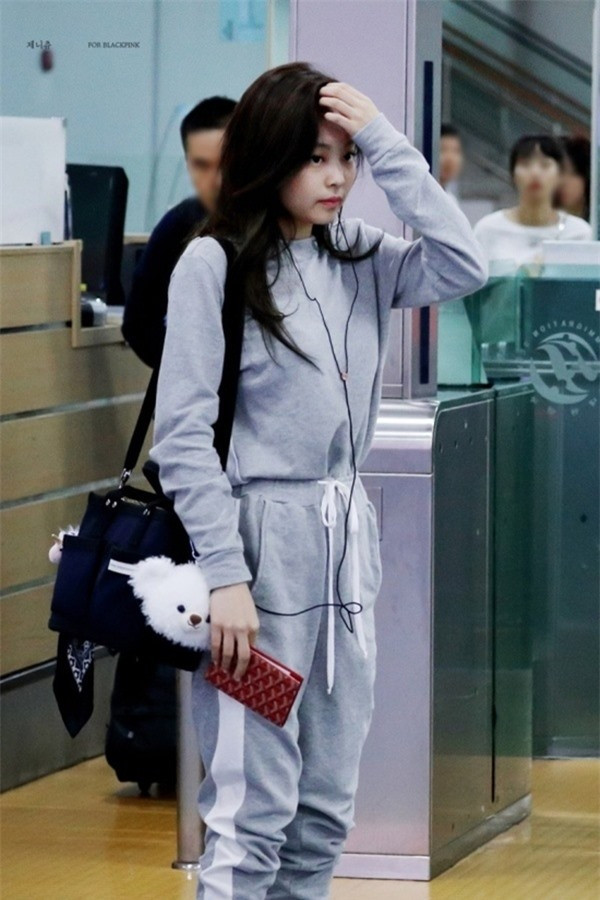 Gu thời trang đời thường đơn giản nhưng bắt mắt của 5 Idol xinh đẹp nhất showbiz Hàn ảnh 9