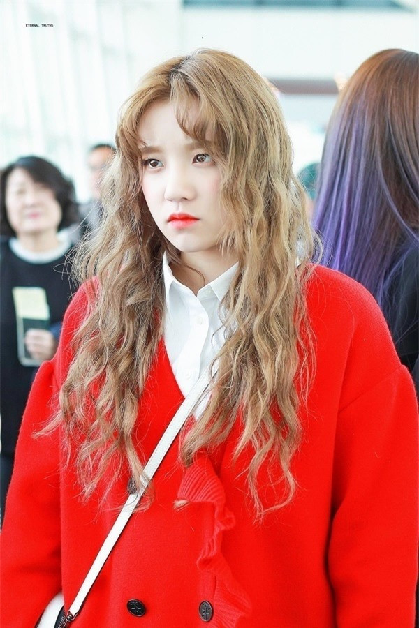 Gu thời trang đời thường đơn giản nhưng bắt mắt của 5 Idol xinh đẹp nhất showbiz Hàn ảnh 20