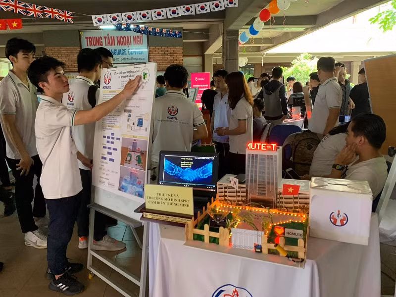 Sinh viên khởi nghiệp: Loay hoay tìm “bà đỡ” ảnh 1