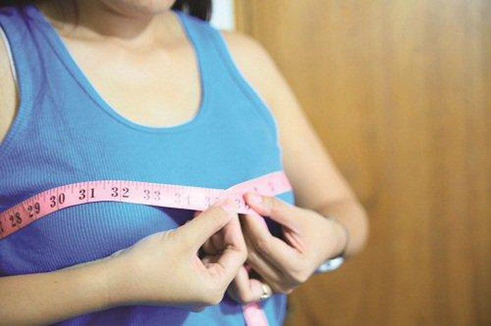 Bé gái dậy thì sớm đối mặt những nguy cơ gì?