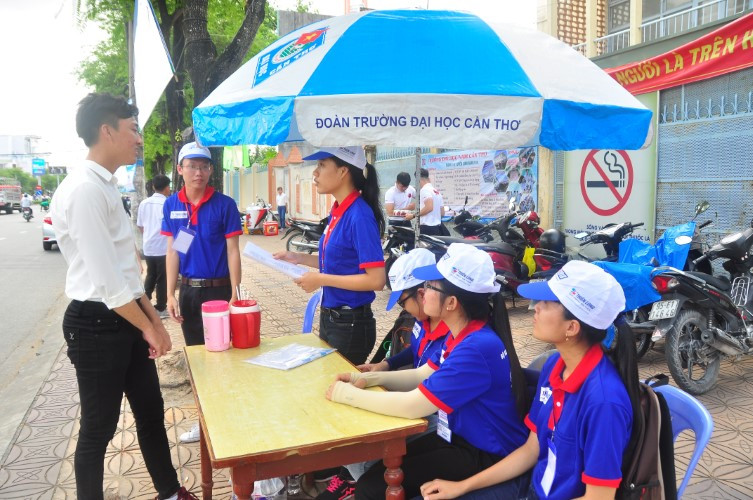 Kỳ thi tốt nghiệp THPT: Không để thí sinh bỏ thi vì khó khăn ảnh 1