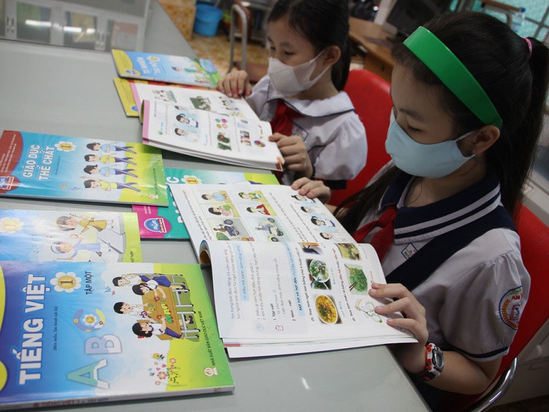 Hoàn thành chọn SGK: Mới chỉ là khởi đầu