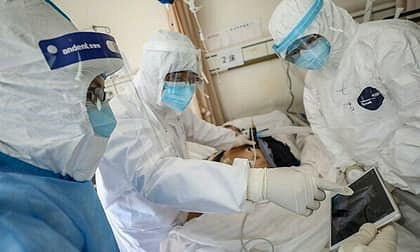  Nếu không tiếp xúc trực tiếp với người bệnh, vẫn có thể nhiễm COVID-19 qua 2 con đường này 