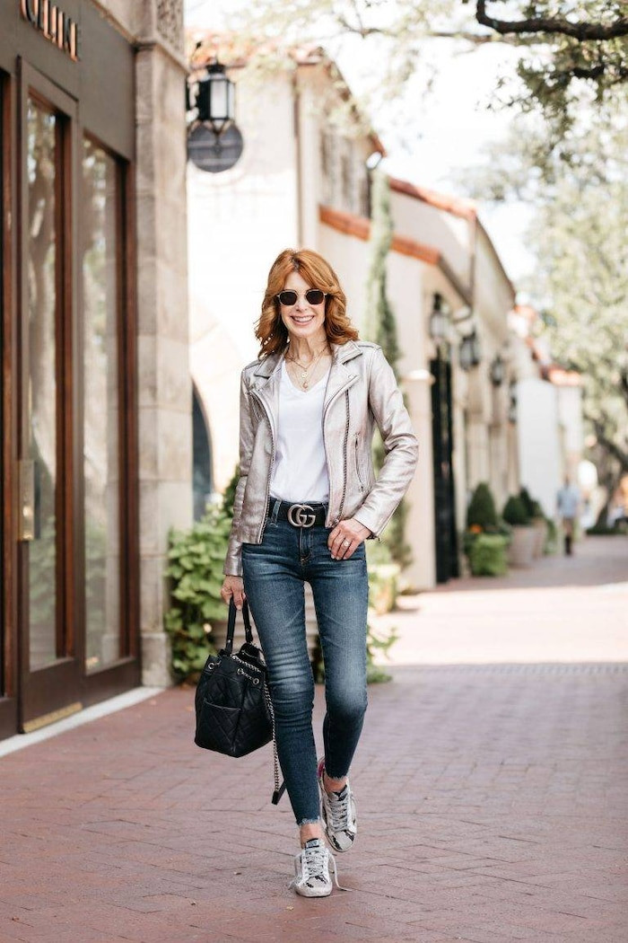 Cách mix quần jeans thanh lịch cho nàng công sở đi làm sau khi hết cách ly xã hội ảnh 10