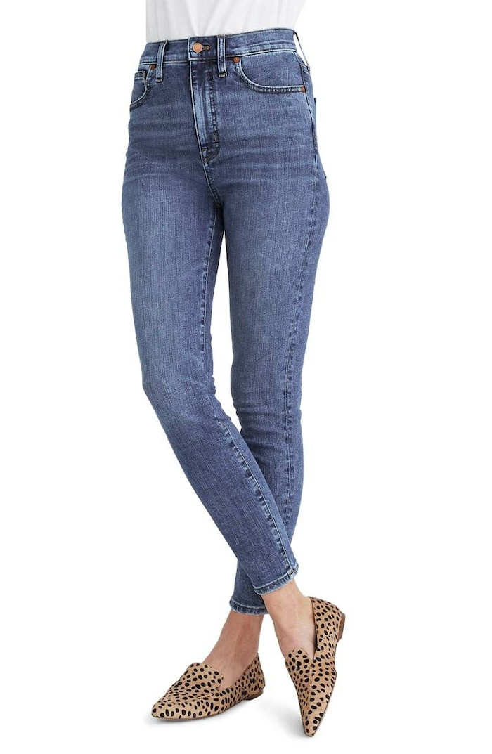Cách mix quần jeans thanh lịch cho nàng công sở đi làm sau khi hết cách ly xã hội ảnh 3