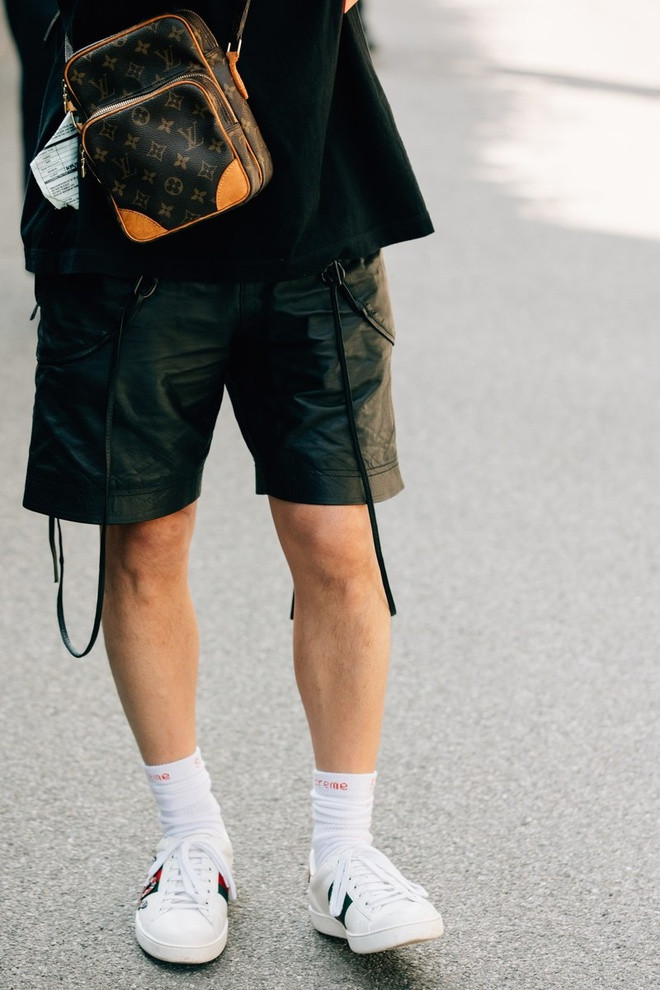 Những món đồ không thể thiếu trong tủ quần áo của con trai Hàn Quốc ảnh 4