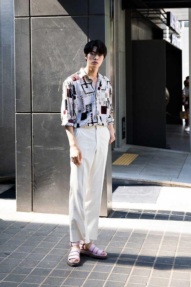 Những món đồ không thể thiếu trong tủ quần áo của con trai Hàn Quốc ảnh 1