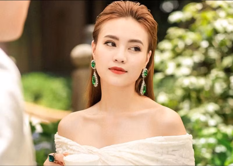 Da mặt láng mịn, Ninh Dương Lan Ngọc vẫn ngậm ngùi thừa nhận khuyết điểm không ai ngờ