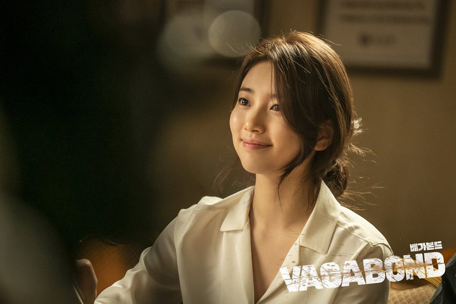 4 kiểu buộc tóc đơn giản nhưng cực xinh "nhẵn mặt" trong phim Hàn