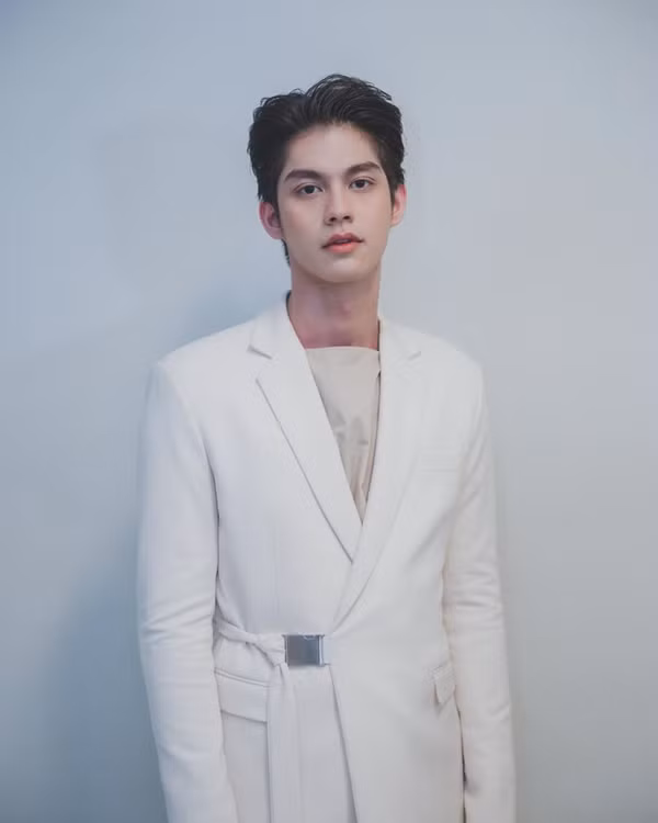 5 hotboy sở hữu ngoại hình "ai nhìn cũng mê" của làng phim Thái Lan ảnh 2