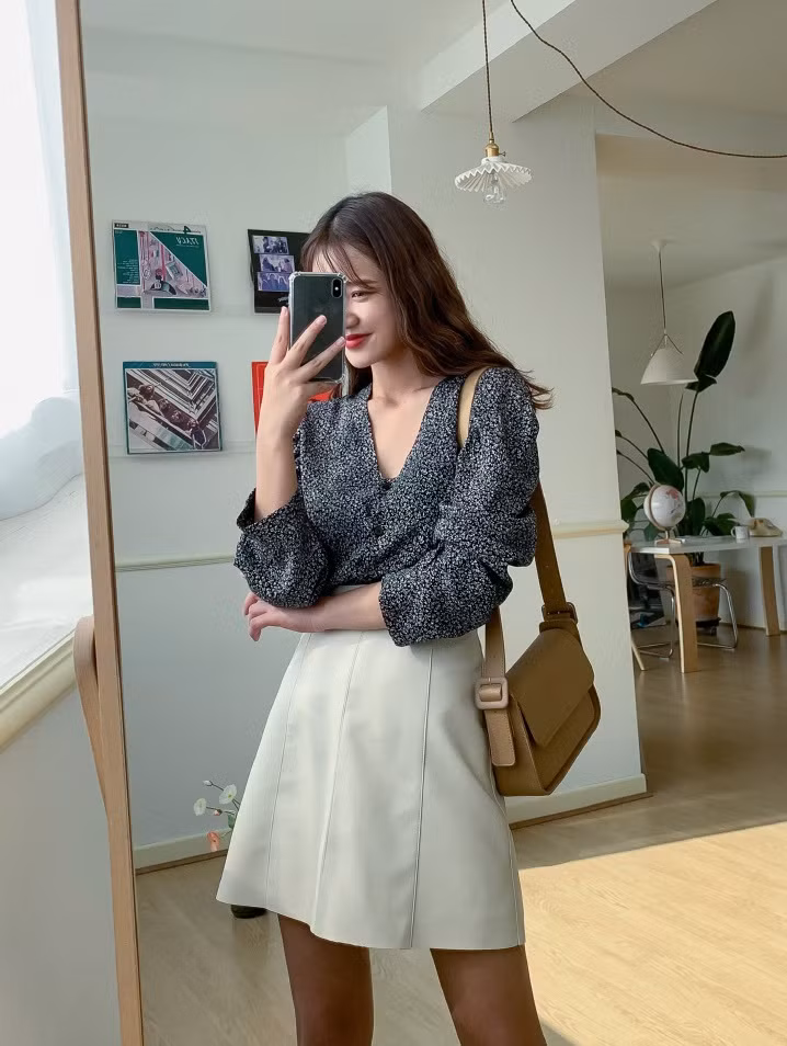 3 kiểu chân váy ngắn hack tuổi cho chị em U30 ảnh 3