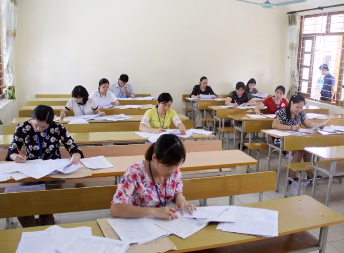 Khẩn trương chấm thi tốt nghiệp THPT: Nghiêm túc và công bằng