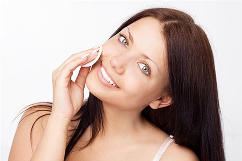 Những việc cần làm vào buổi tối để "trẻ mãi không già"