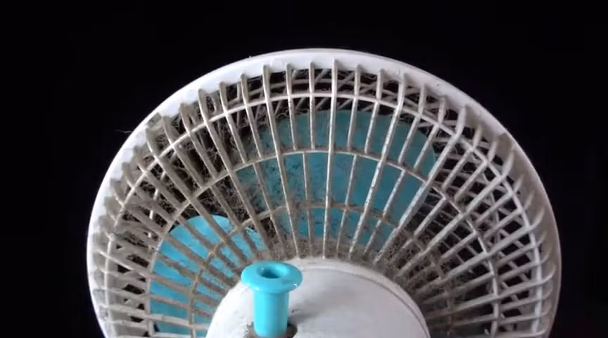 Cách đơn giản là sạch quạt không phải tháo lồng, không cần cọ rửa bằng nước ảnh 1